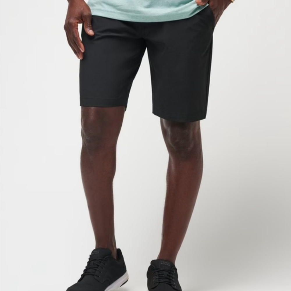 TRAVIS MATHEW Beck Black Performance Golfing Outerwear Shorts Men's Size 38‎